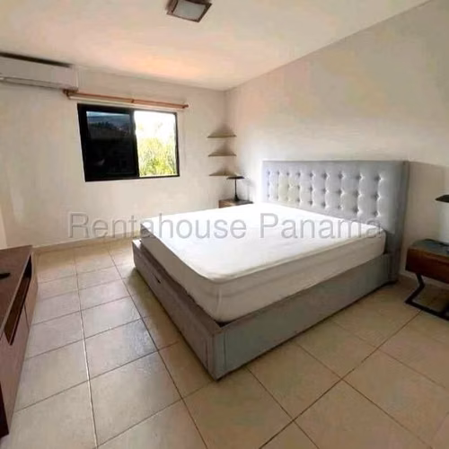 Vendo Casa en Versalles OF 26-2093