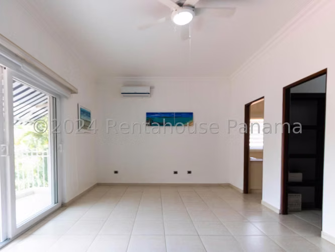 Vendo Casa en camino de cruces OF 26-342