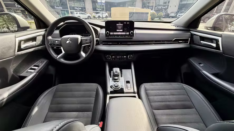 Mitsubishi Outlander 2025 - Impecable - Garantía de Agencia - Lista para Traspaso