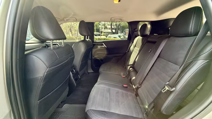 Mitsubishi Outlander 2025 - Impecable - Garantía de Agencia - Lista para Traspaso