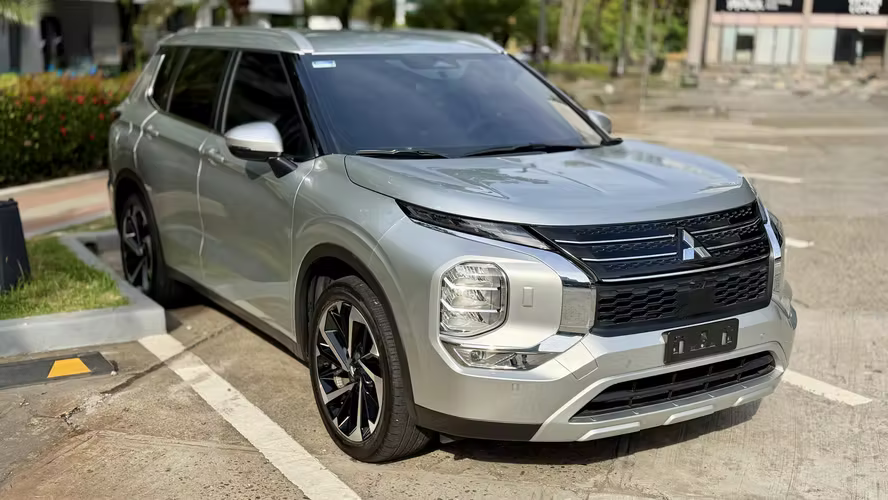 Mitsubishi Outlander 2025 - Impecable - Garantía de Agencia - Lista para Traspaso