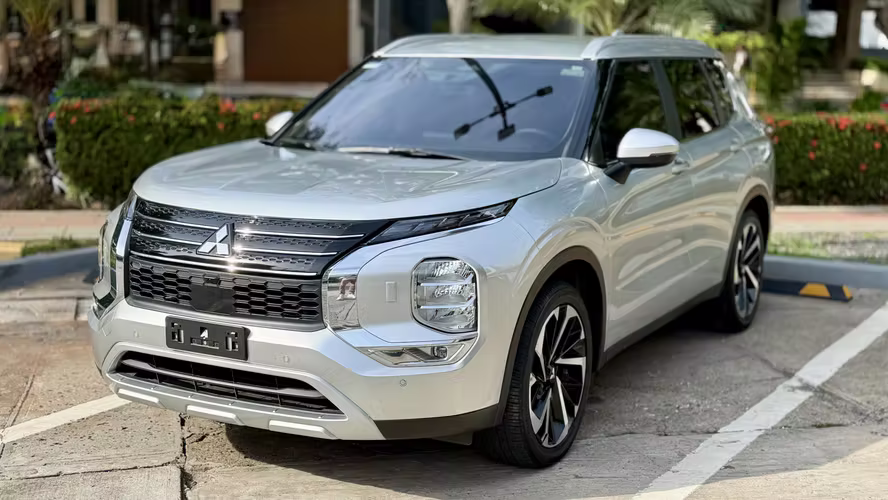 Mitsubishi Outlander 2025 - Impecable - Garantía de Agencia - Lista para Traspaso