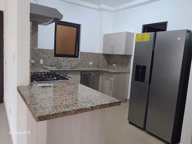 Hermoso Apto en Embassy Village - Imagen 8