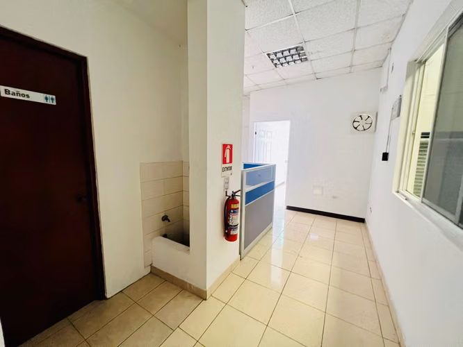 Galera ofi bodega en venta por inversión en Las Mañanitas