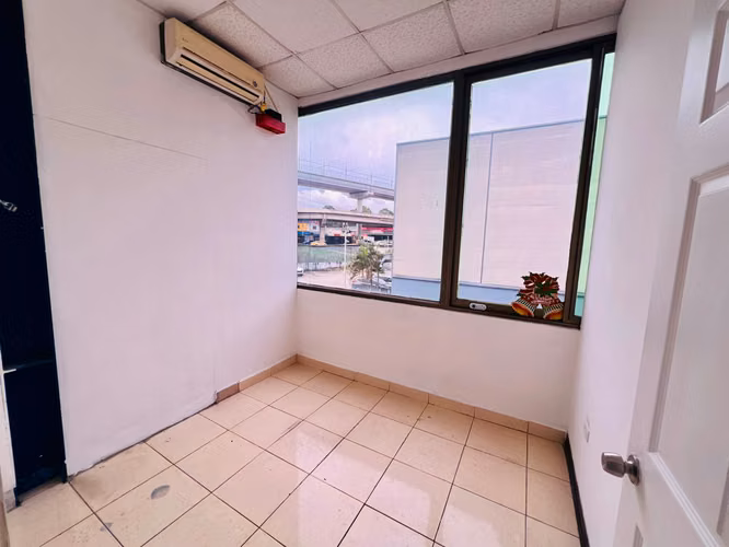 Galera ofi bodega en venta por inversión en Las Mañanitas