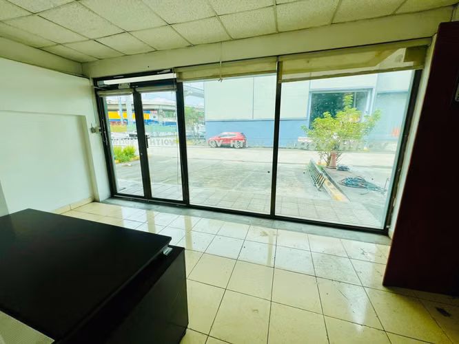 Galera ofi bodega en venta por inversión en Las Mañanitas