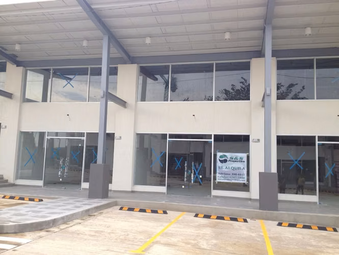 SE ALQUILA LOCAL COMERCIAL | PLAZA MILLA 8