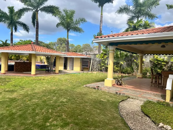 Urbanización PH Costa Dorada – Casa en Venta