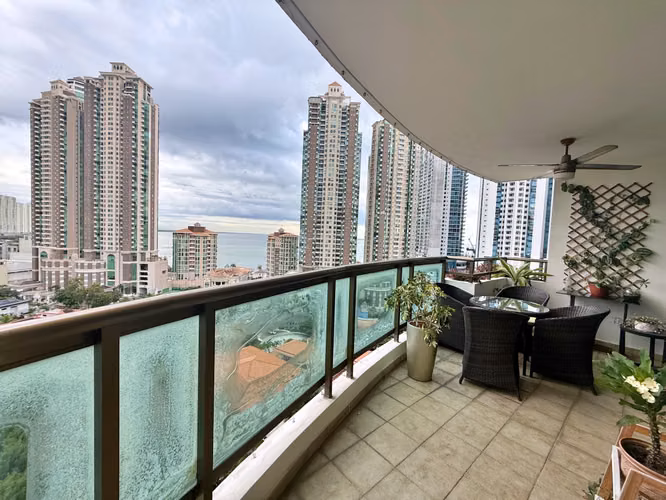 Se vende apartamento en Punta Pacifica, PH OCEAN PARK