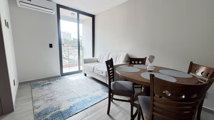 Acogedor Apartamento CORTA ESTANCIA Cerca de Avenida Balboa – Piscina & Coworking