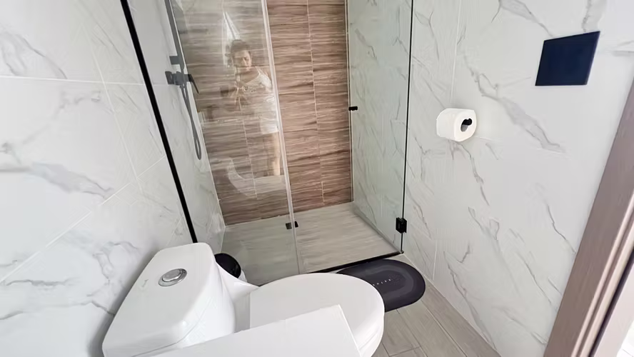 Acogedor Apartamento CORTA ESTANCIA Cerca de Avenida Balboa – Piscina & Coworking