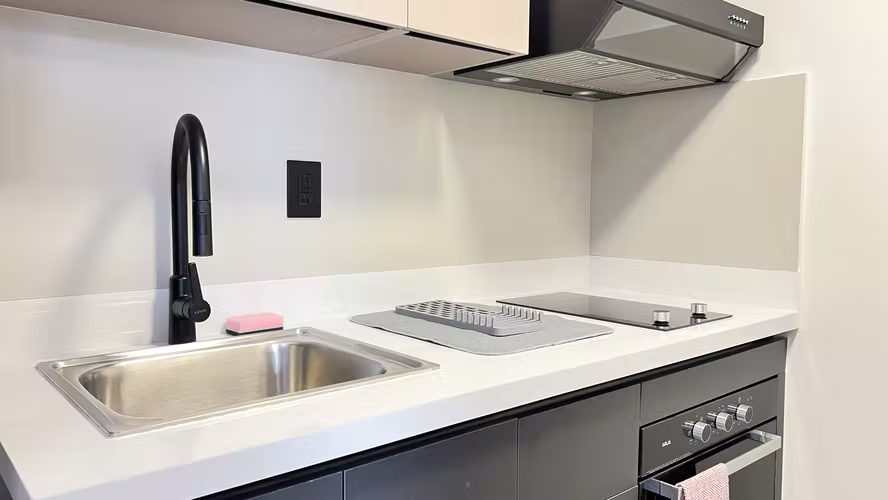 Acogedor Apartamento CORTA ESTANCIA Cerca de Avenida Balboa – Piscina & Coworking