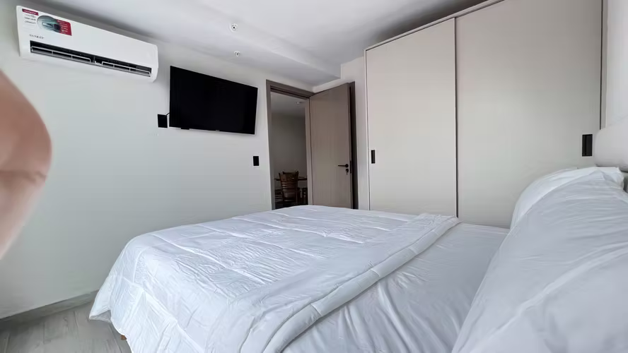 Acogedor Apartamento CORTA ESTANCIA Cerca de Avenida Balboa – Piscina & Coworking