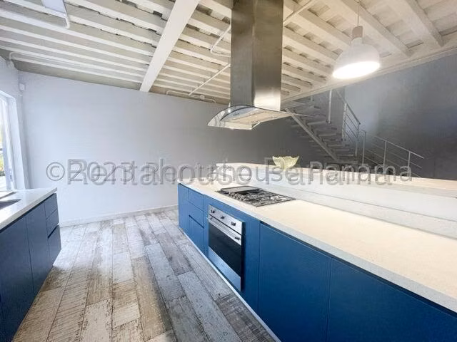 Se Alquila Casa en Coco del Mar MDV26-6846