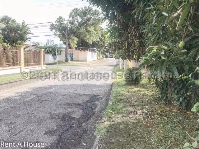 Se Alquila Casa en Coco del Mar MDV26-6846