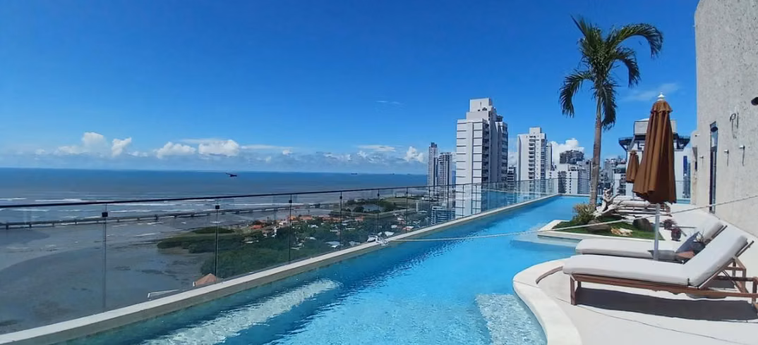 Alquiler de apartamento en Ph. Dovle Cincuentenario en Coco del Mar - Imagen 7