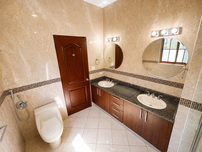 ALQUILER CASA EN CLAYTON 874m2 SENDERO DE CAMINO DE CRUCES TC - Imagen 10