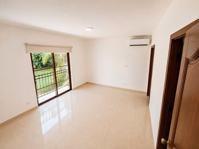 ALQUILER CASA EN CLAYTON 874m2 SENDERO DE CAMINO DE CRUCES TC - Imagen 7