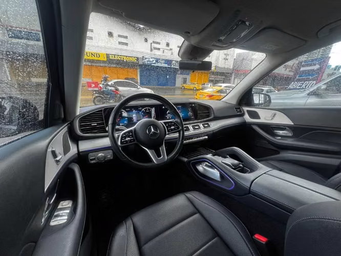 MERCEDES GLE-450 4MATIC AÑO 2020 UNICO DUEÑO 2 JUEGOS DE LLAVES COMPRADA EN AUTOSTAR PANAMA