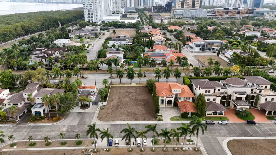  Se Vende Lote Residencial en Costa del Este 