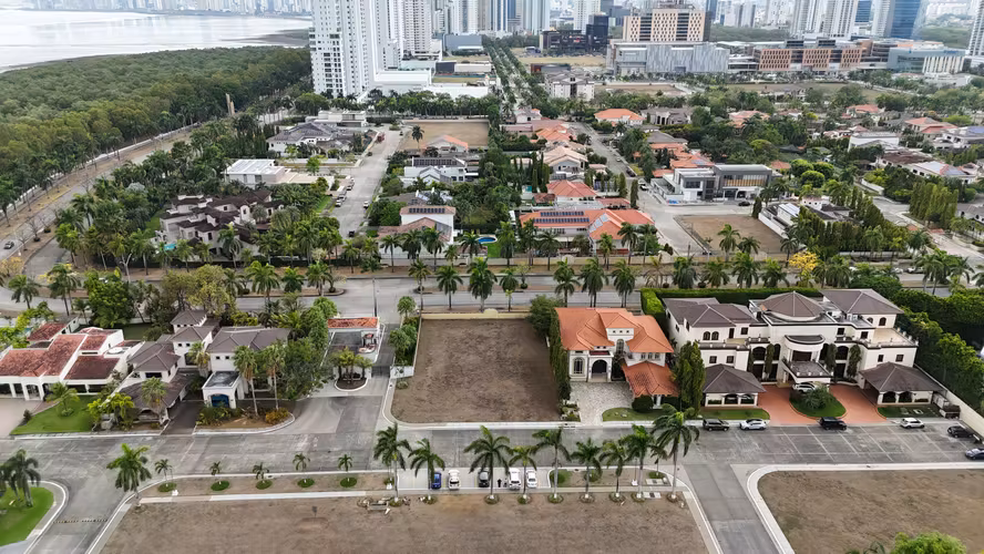  Se Vende Lote Residencial en Costa del Este 