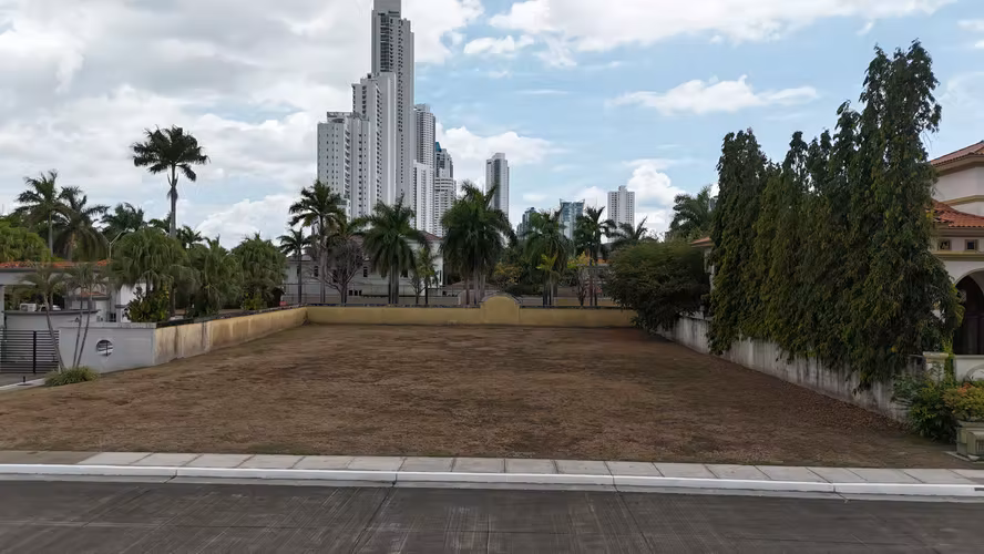  Se Vende Lote Residencial en Costa del Este 