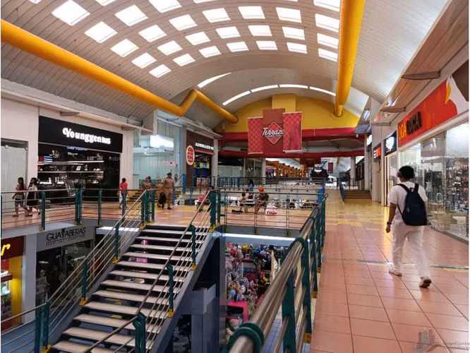 ALQUILER LOCAL COMERCIAL EN ALBROOK MALL 103,67 MT2 , 157.01, MT2 LT.
