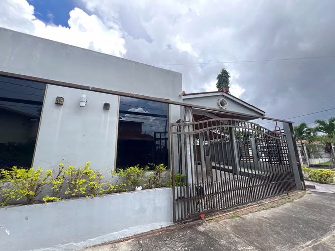 Venta de casa en La Chorrera - Residencial Vista Mar- Remodelada