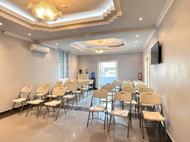 Venta de Local Comercial con terreno en Avenida Ecuador