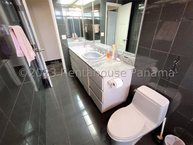 Venta de Apartamento en Obarrio Ph Fiesta CCO