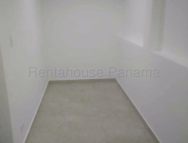 Venta de Galera en Parque Lefevre ANL