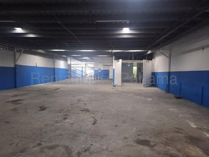 Venta de Galera en Parque Lefevre ANL
