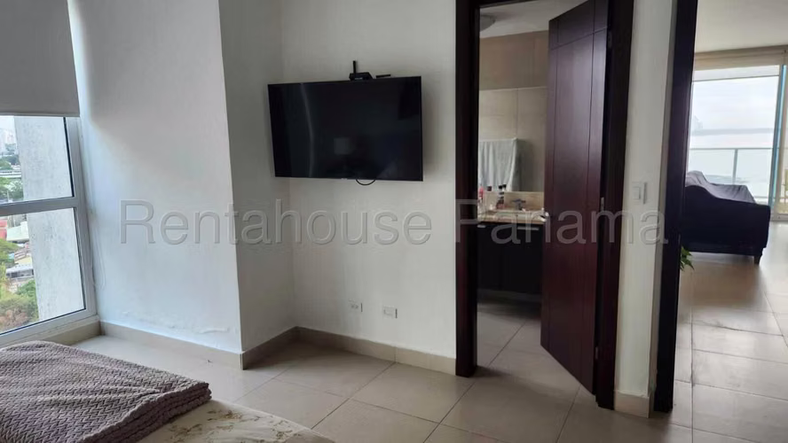 Vendo Apartamento en el Cangrejo luxor OF 24-3946