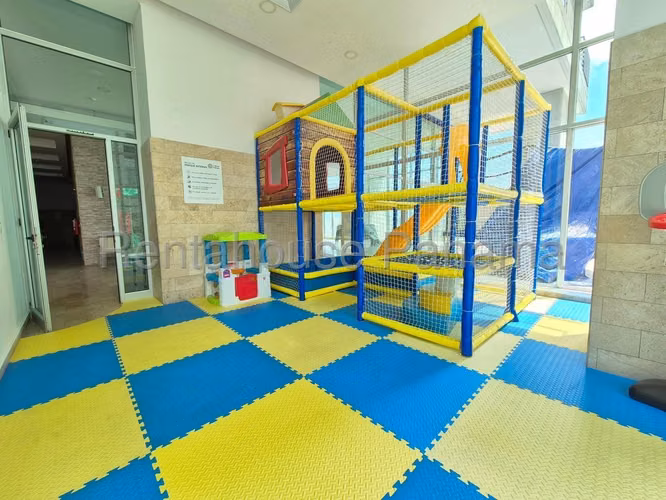 Vendo Apartamento en el Cangrejo luxor OF 24-3946