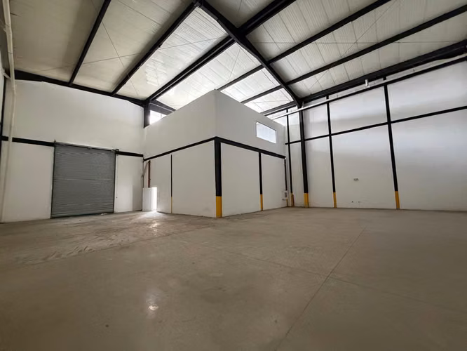 Ofibodega en Alquiler en Parque Industrial de las Américas | 497 m²