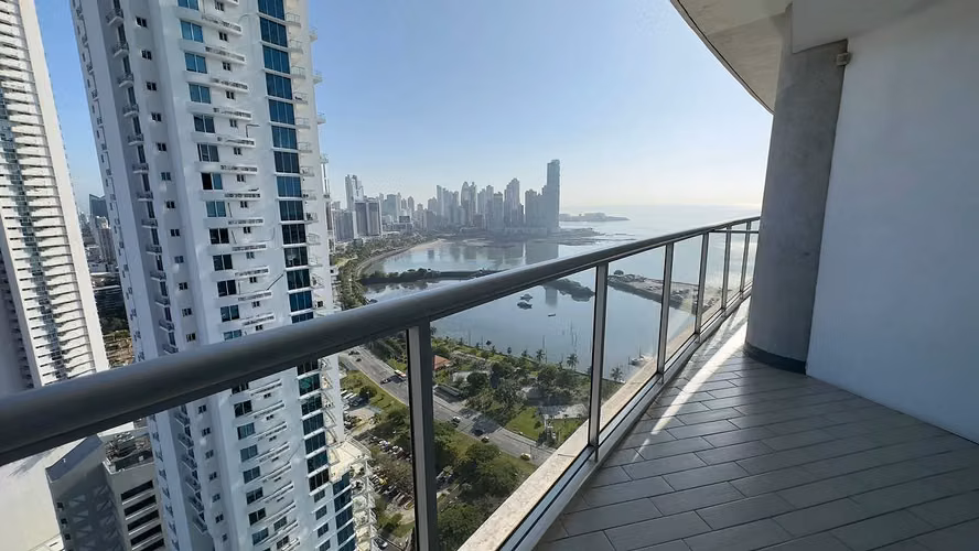 Elegante Condominio en Avenida Balboa, Panamá