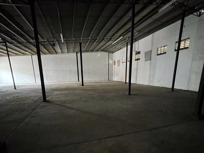 ALQUILER GALERA CARRASQUILLA 700M2 UBICACIÓN CENTRICA MLD
