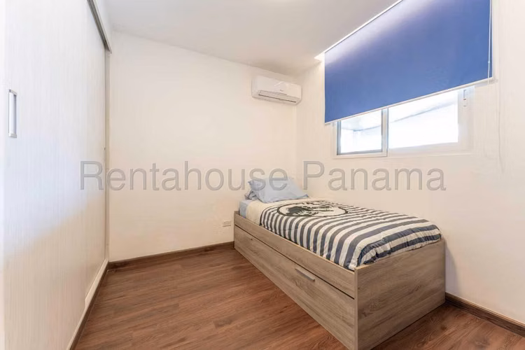Casa en Alquiler en Costa Sur 26*3014Mfk