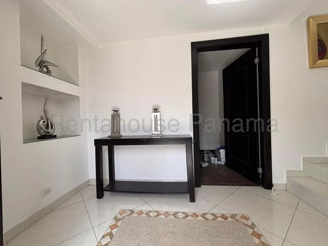 Venta Casa Limajo Altos de Santa Maria 26YCG7740