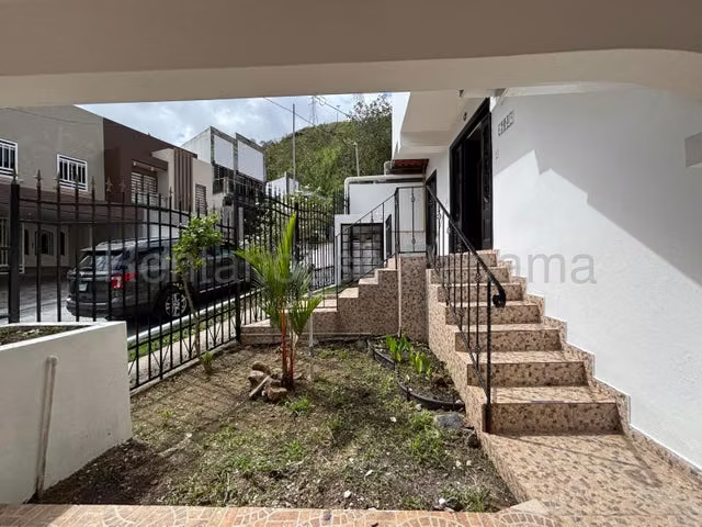 House for Sale in Limajo Altos de Panama 26YCG7740