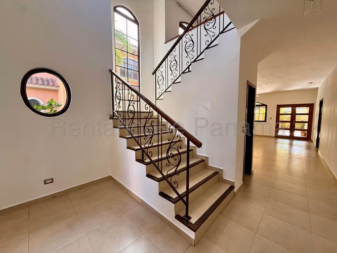 Casa en Alquiler en Costa sur 26*6820Mfk