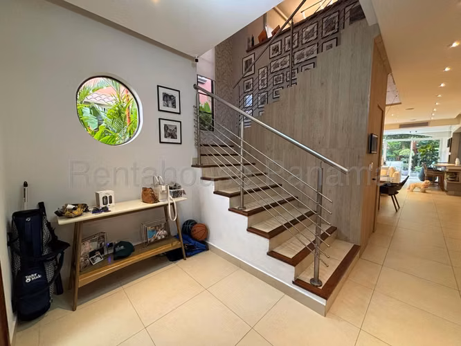 Casa en Alquiler en Costa Sur 26*3783Mfk