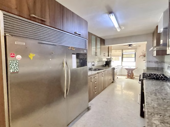 Apartamento de Lujo en Marina del Rey – Un Respiro de Exclusividad con Vista al Mar.