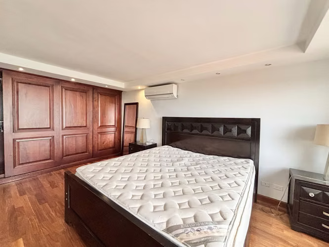 Apartamento de Lujo en Marina del Rey – Un Respiro de Exclusividad con Vista al Mar.