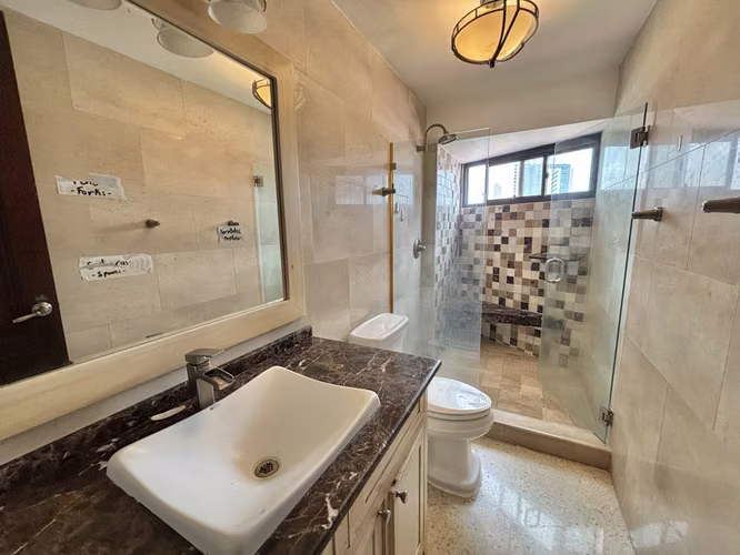 Apartamento de Lujo en Marina del Rey – Un Respiro de Exclusividad con Vista al Mar.