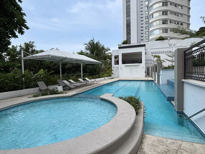 Apartamento de Lujo en Marina del Rey – Un Respiro de Exclusividad con Vista al Mar.