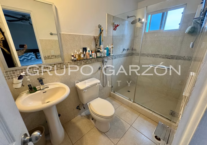 Venta de casa amoblada duplex 2 pisos en Villa Lucre (Los Azores)