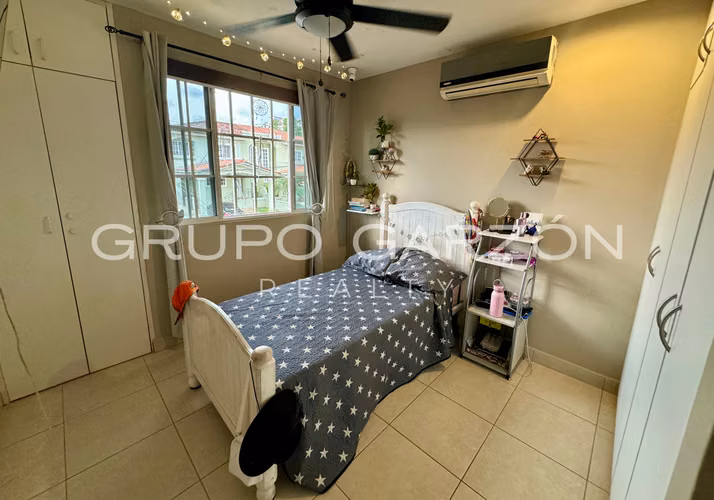 Venta de casa amoblada duplex 2 pisos en Villa Lucre (Los Azores)