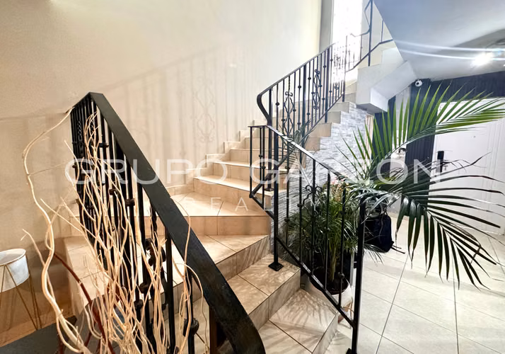 Venta de casa amoblada duplex 2 pisos en Villa Lucre (Los Azores)