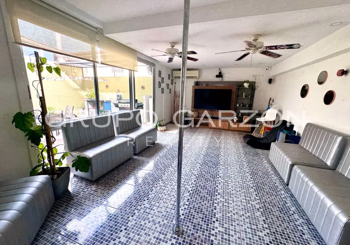 Venta de casa amoblada duplex 2 pisos en Villa Lucre (Los Azores)